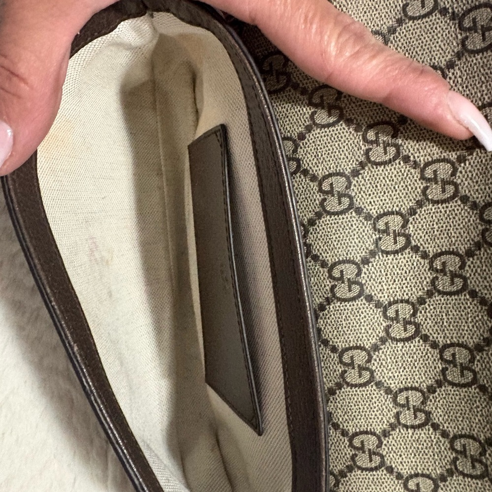 ~ Authentic~ Gucci Beige & Brown GG Supreme Crossbody with Green-Red Web Strap - Picture 3 of 9